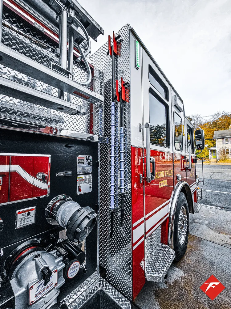 Pierce Saber Pumper exterior view, photo 52 of 83