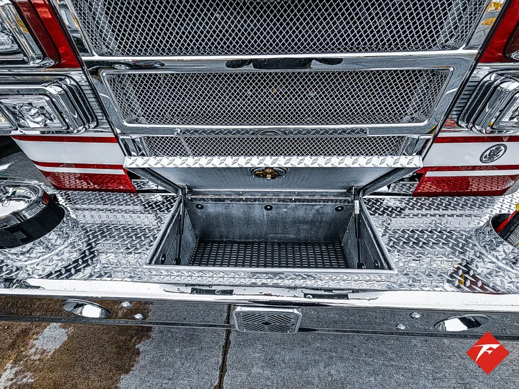 Pierce Saber Pumper exterior view, photo 63 of 83