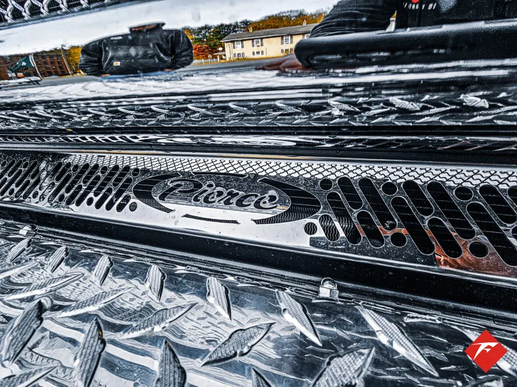 Pierce Saber Pumper exterior view, photo 66 of 83