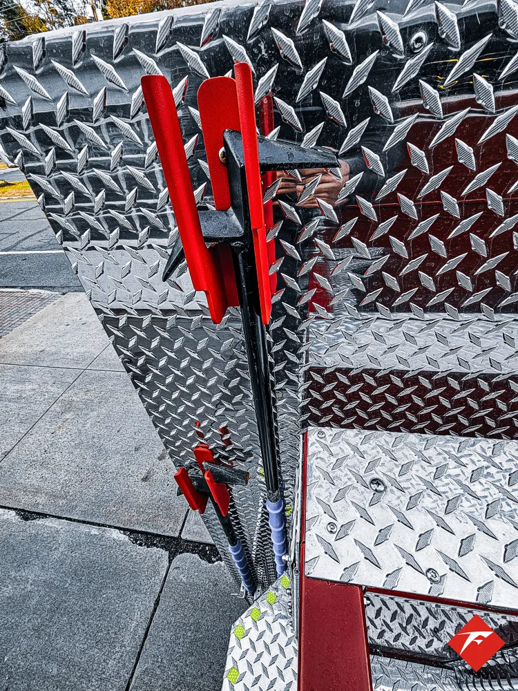 Pierce Saber Pumper exterior view, photo 69 of 83