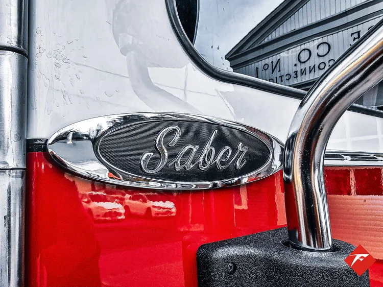 Pierce Saber Pumper exterior view, photo 8 of 83