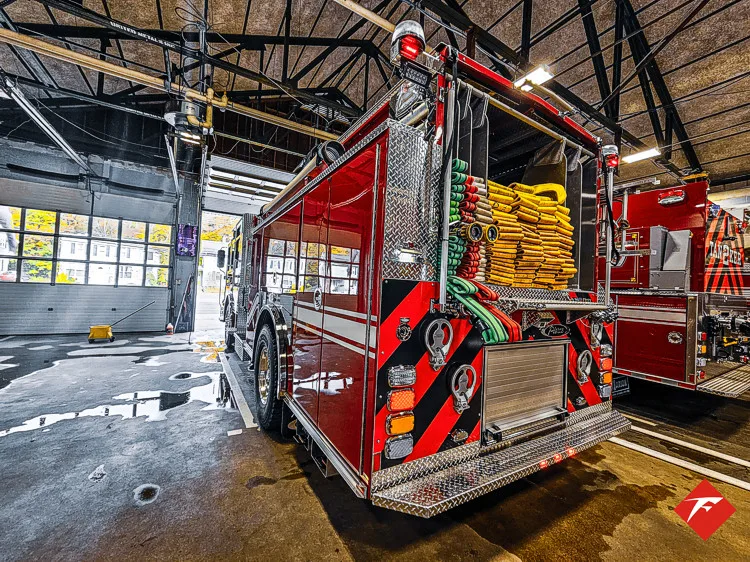 Pierce Saber Pumper exterior view, photo 82 of 83