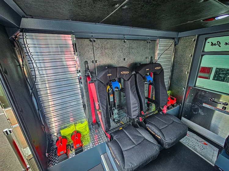 Pierce Velocity Rescue Pumper exterior view, photo 16 of 56