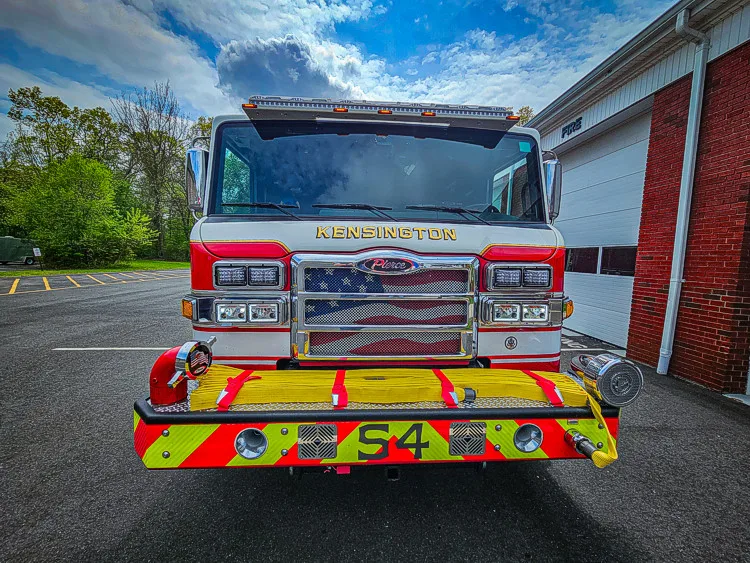 Pierce Velocity Rescue Pumper exterior view, photo 2 of 56