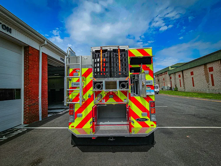 Pierce Velocity Rescue Pumper exterior view, photo 37 of 56