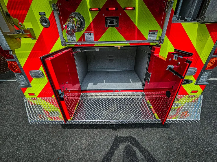 Pierce Velocity Rescue Pumper exterior view, photo 39 of 56