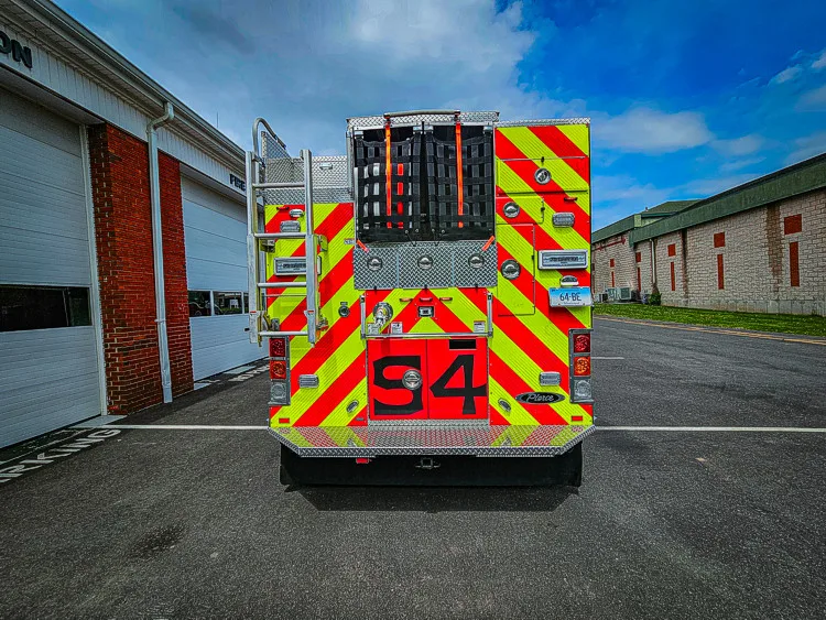 Pierce Velocity Rescue Pumper exterior view, photo 5 of 56