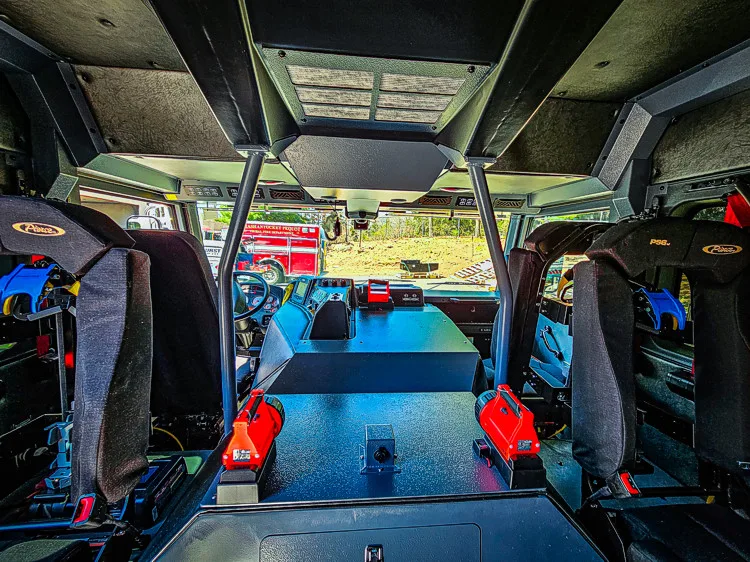 Pierce Velocity Rescue Pumper exterior view, photo 12 of 41