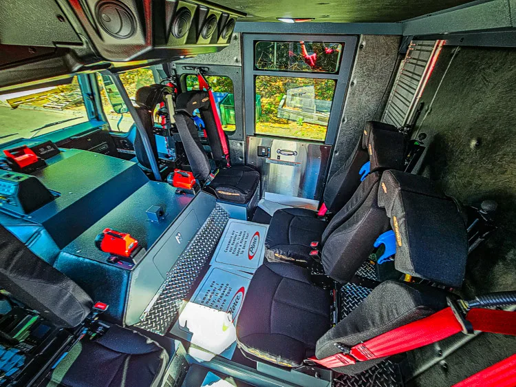 Pierce Velocity Rescue Pumper exterior view, photo 13 of 41