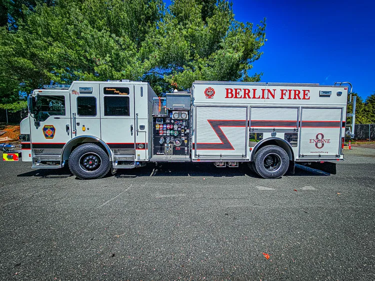 Pierce Velocity Rescue Pumper exterior view, photo 2 of 41