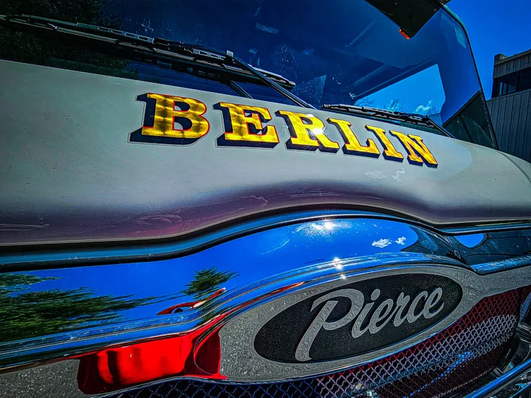 Pierce Velocity Rescue Pumper exterior view, photo 22 of 41