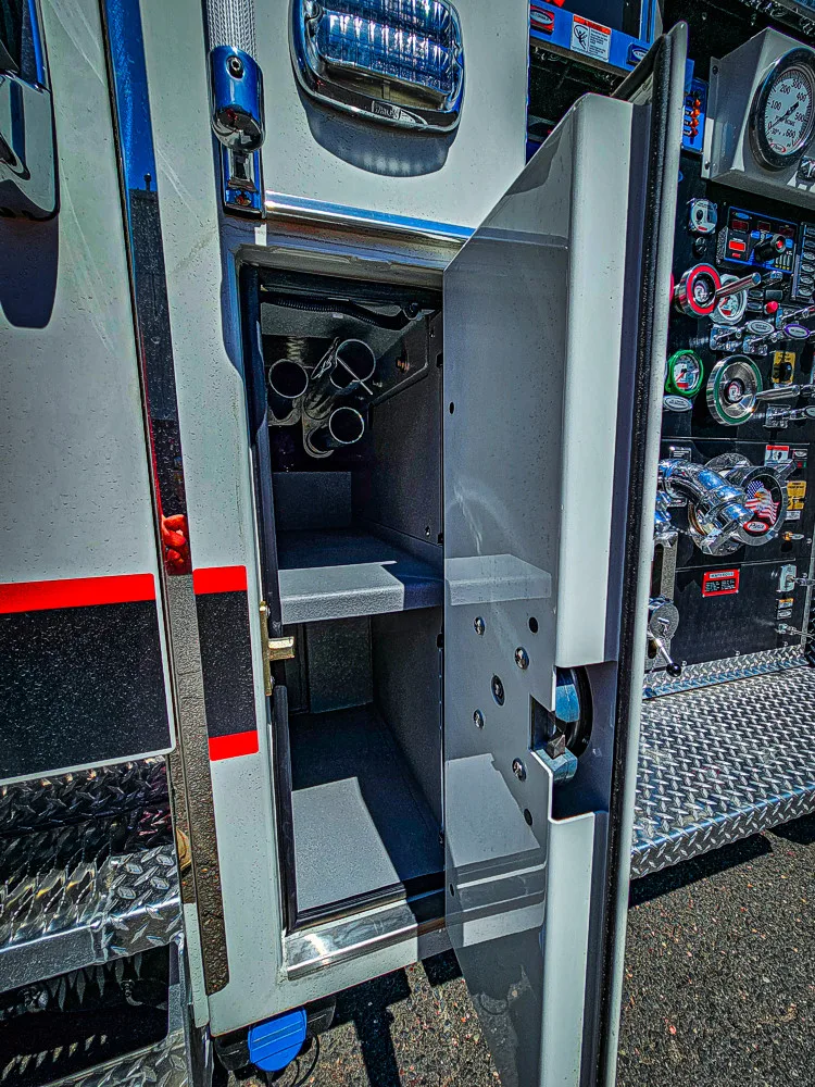 Pierce Velocity Rescue Pumper exterior view, photo 25 of 41