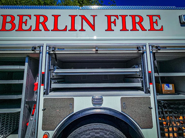 Pierce Velocity Rescue Pumper exterior view, photo 28 of 41