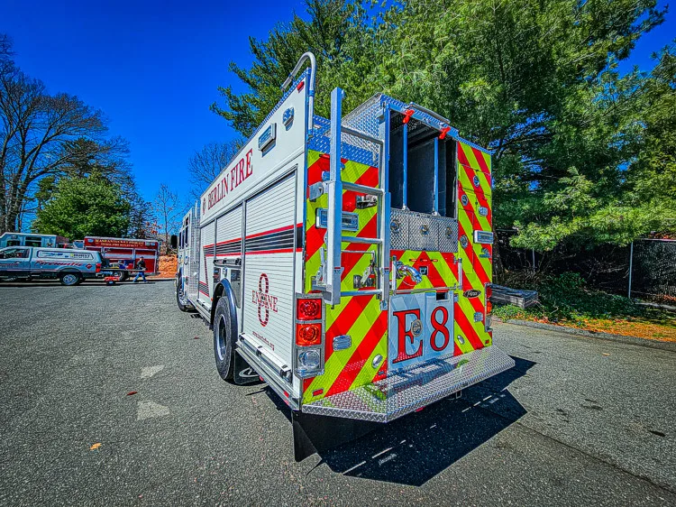 Pierce Velocity Rescue Pumper exterior view, photo 3 of 41