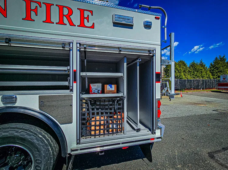 Pierce Velocity Rescue Pumper exterior view, photo 31 of 41