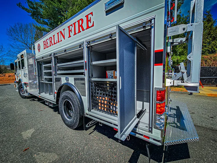 Pierce Velocity Rescue Pumper exterior view, photo 33 of 41