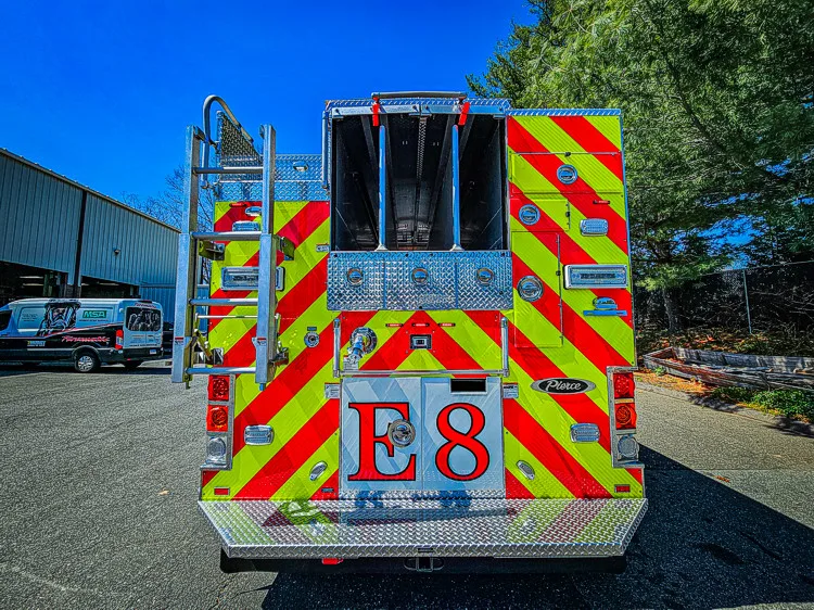 Pierce Velocity Rescue Pumper exterior view, photo 4 of 41