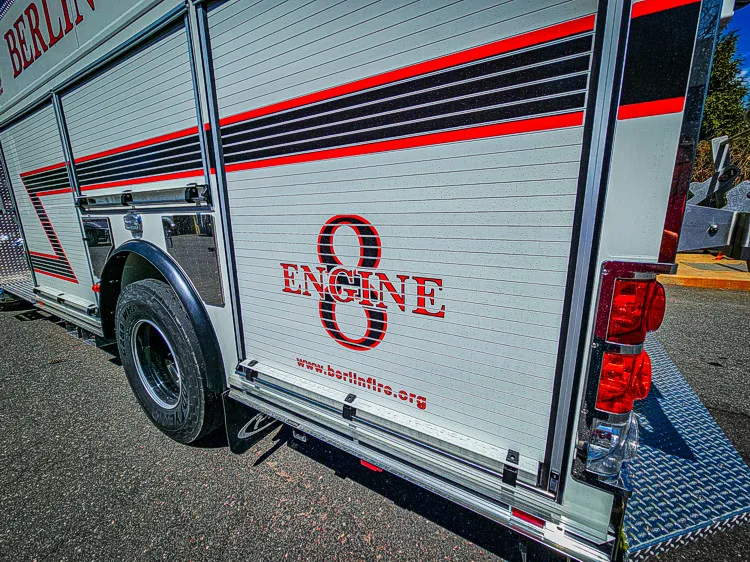 Pierce Velocity Rescue Pumper exterior view, photo 5 of 41