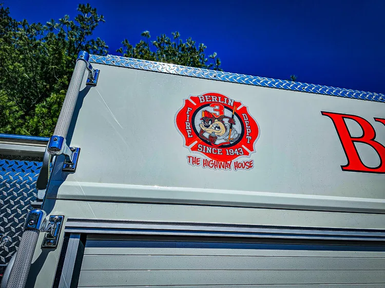 Pierce Velocity Rescue Pumper exterior view, photo 7 of 41