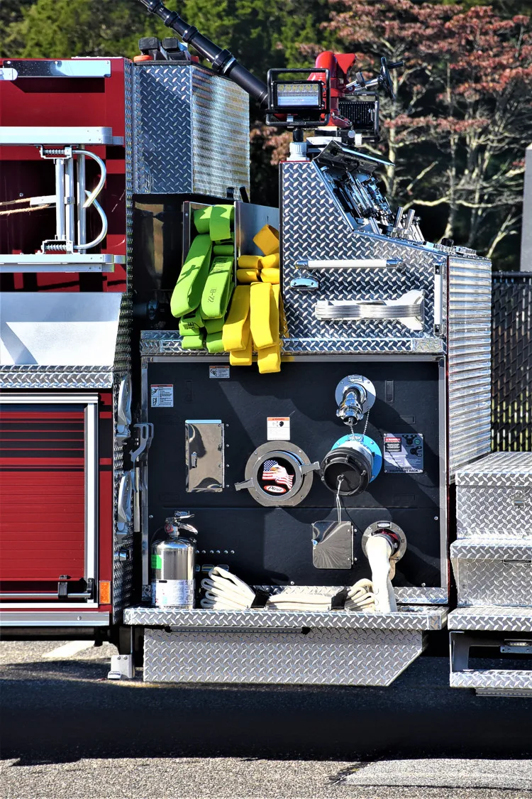 Pierce Impel Pumper exterior view, photo 20 of 50