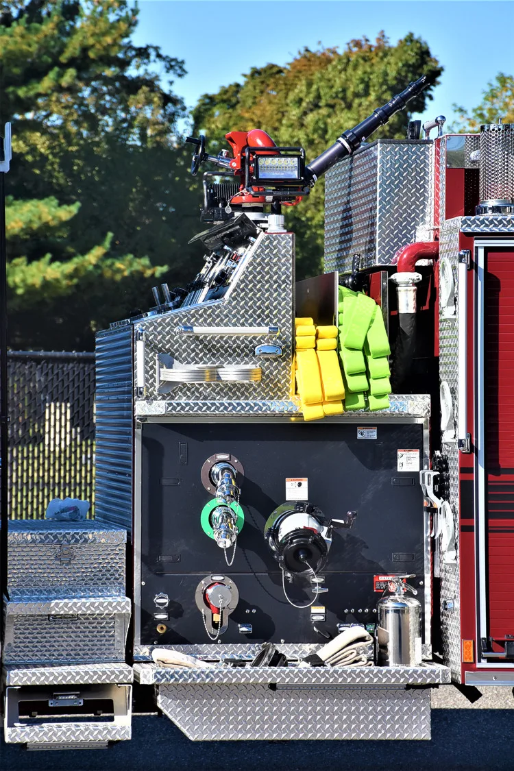 Pierce Impel Pumper exterior view, photo 25 of 50