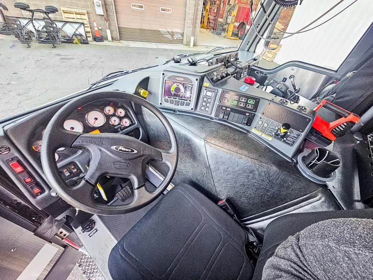 Pierce Velocity Pumper exterior view, photo 30 of 42