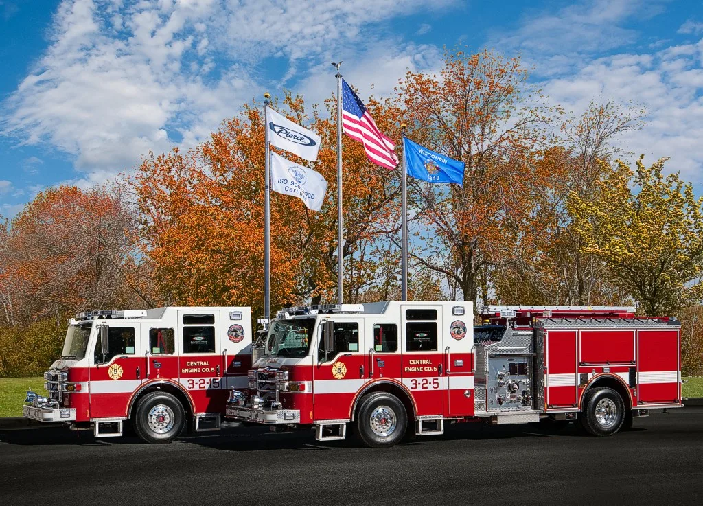 Pierce Impel Pumper exterior view, photo 2 of 3