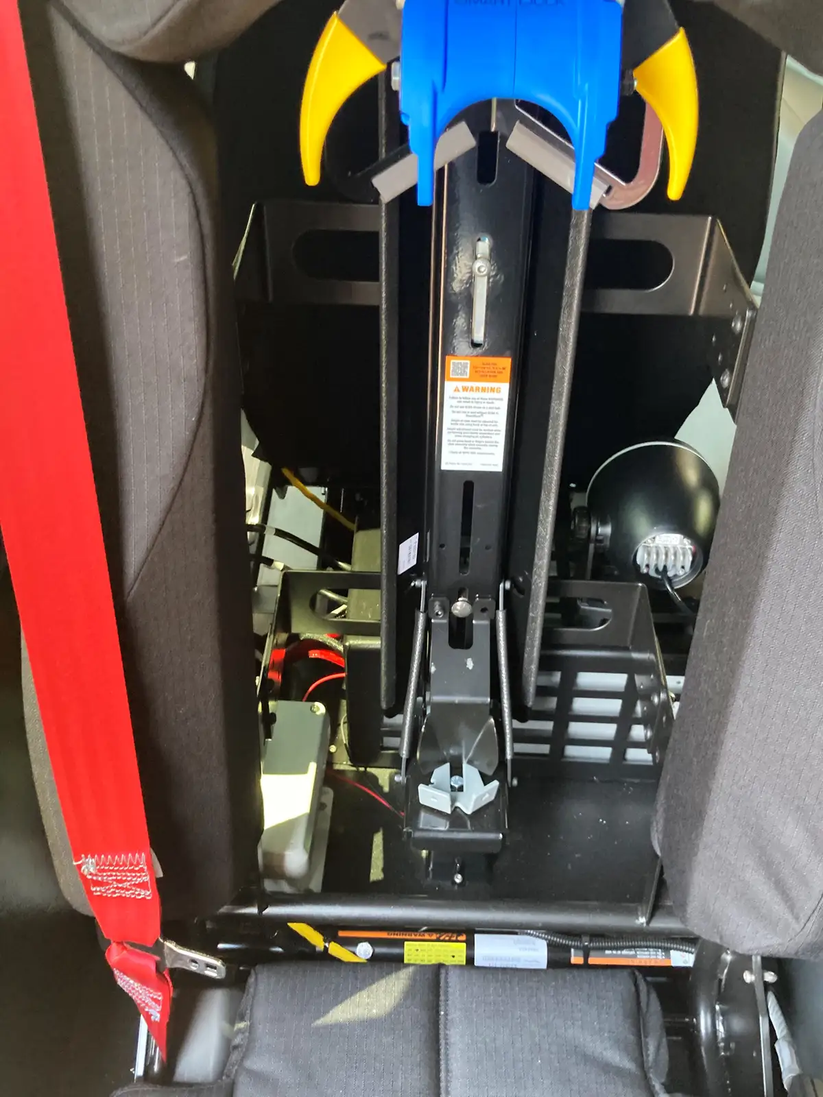 Rear crew bench seats with integrated SCBA mounts and headrests