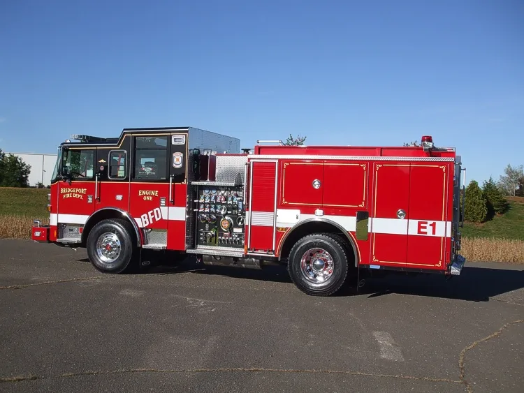 Driver-side profile with exposed pump panel and side compartments