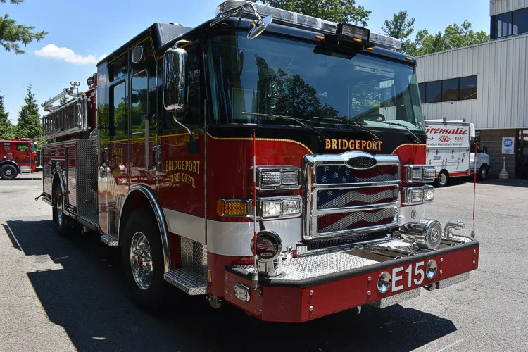Pierce Enforcer Pumper exterior view, photo 11 of 31