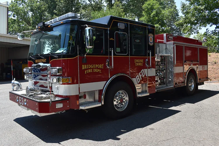 Pierce Enforcer Pumper exterior view, photo 14 of 31
