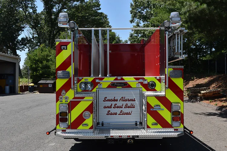 Pierce Enforcer Pumper exterior view, photo 17 of 31