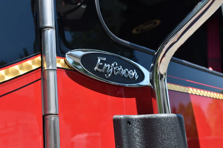 Pierce Enforcer Pumper exterior view, photo 19 of 31