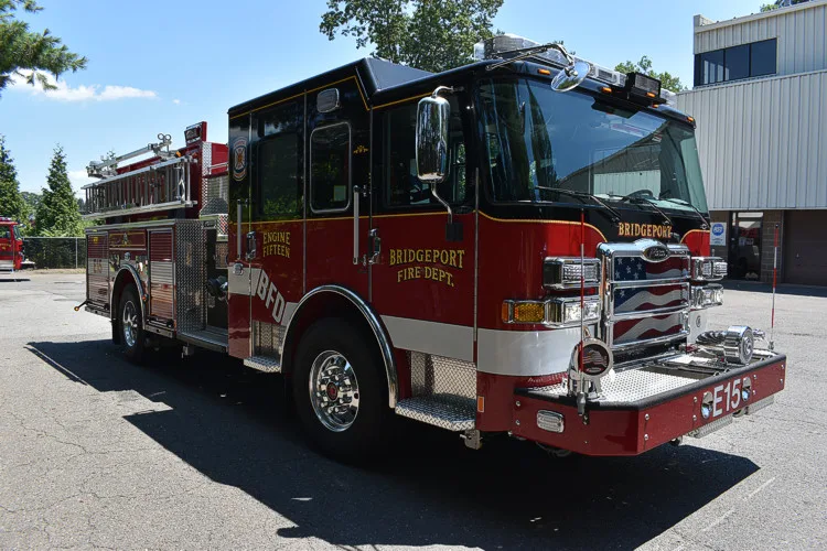 Pierce Enforcer Pumper exterior view, photo 20 of 31