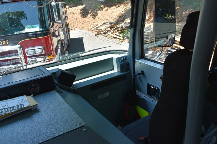 Pierce Enforcer Pumper exterior view, photo 24 of 31