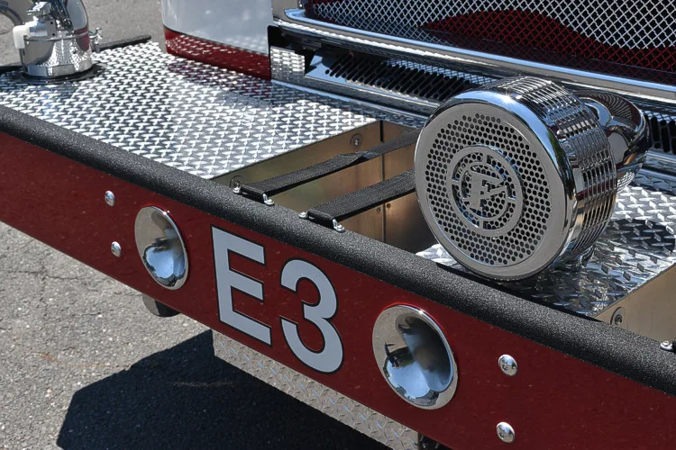 Pierce Enforcer Pumper exterior view, photo 25 of 31