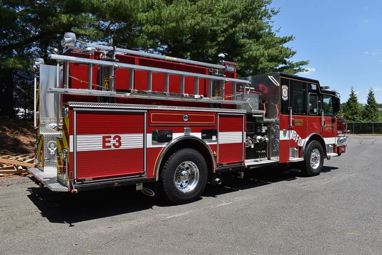 Pierce Enforcer Pumper exterior view, photo 6 of 31