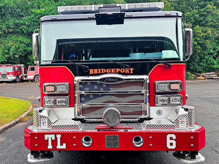 Pierce Enforcer Aerial exterior view, photo 10 of 40