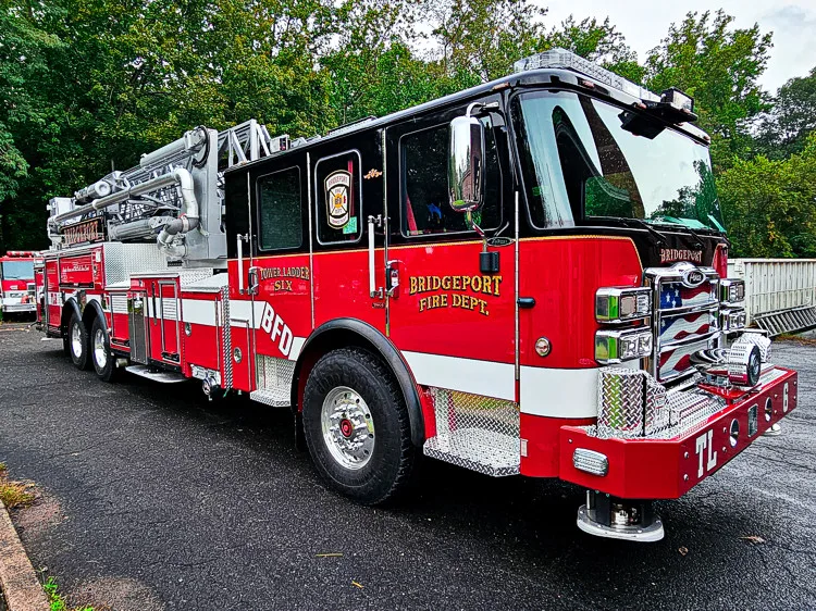 Pierce Enforcer Aerial exterior view, photo 2 of 40