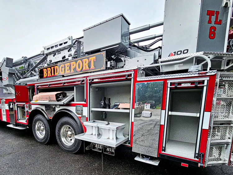 Pierce Enforcer Aerial exterior view, photo 29 of 40