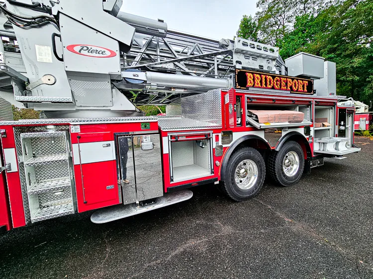 Pierce Enforcer Aerial exterior view, photo 32 of 40