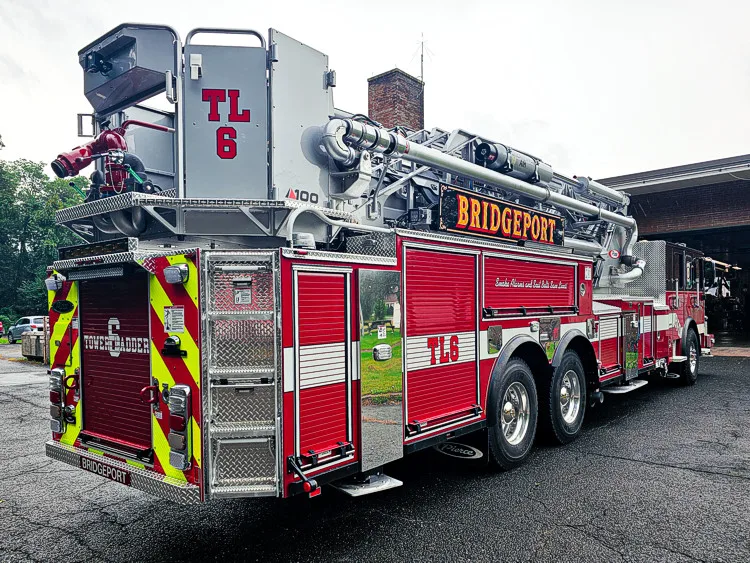 Pierce Enforcer Aerial exterior view, photo 4 of 40