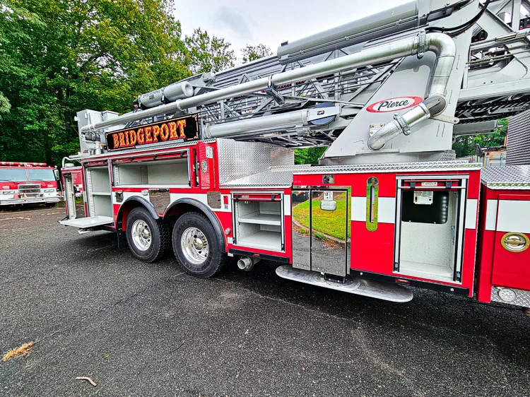 Pierce Enforcer Aerial exterior view, photo 6 of 40