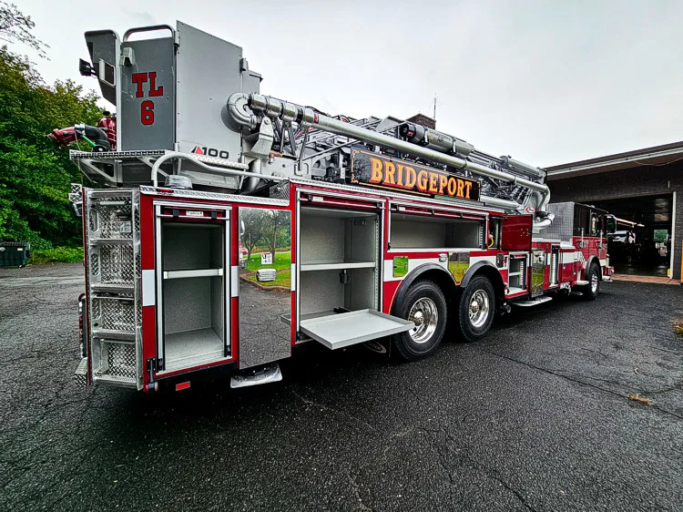 Pierce Enforcer Aerial exterior view, photo 9 of 40