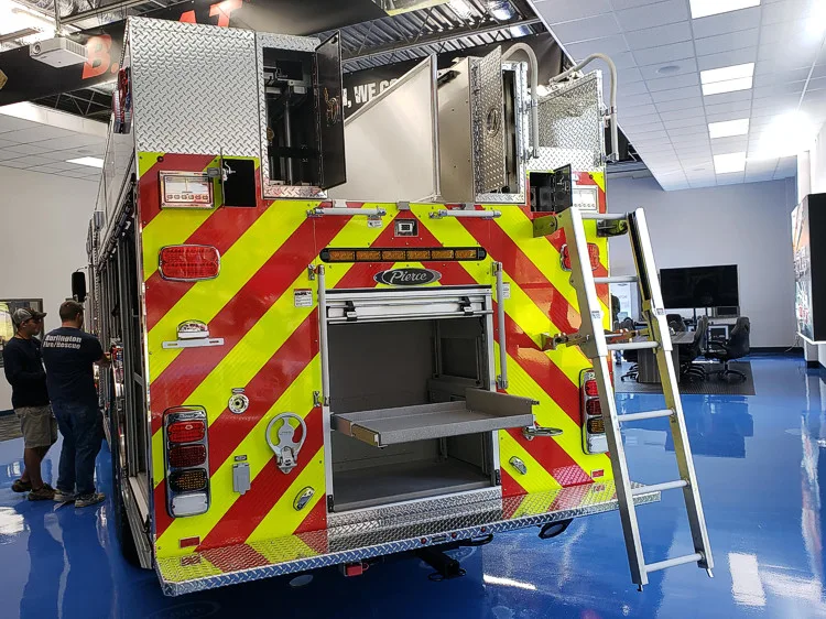 Pierce Velocity Pumper exterior view, photo 4 of 34