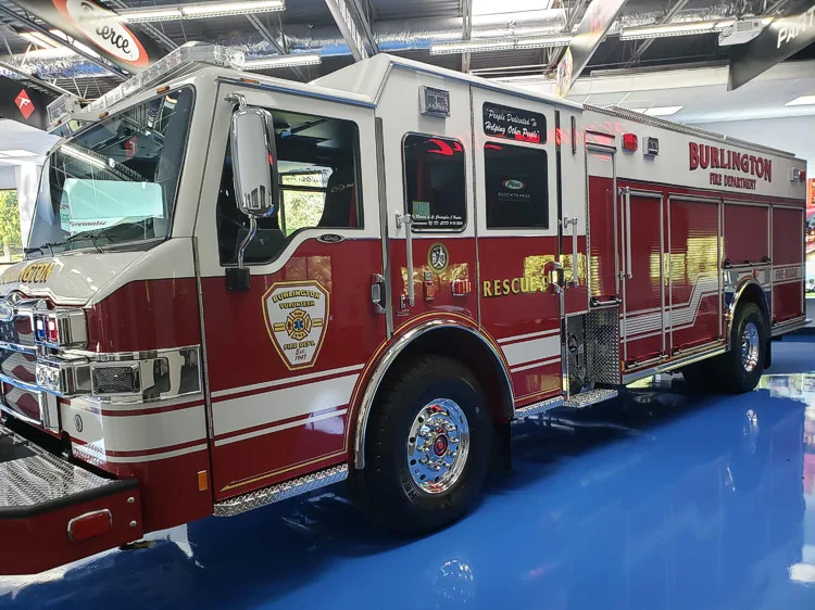 Pierce Velocity Pumper exterior view, photo 5 of 34