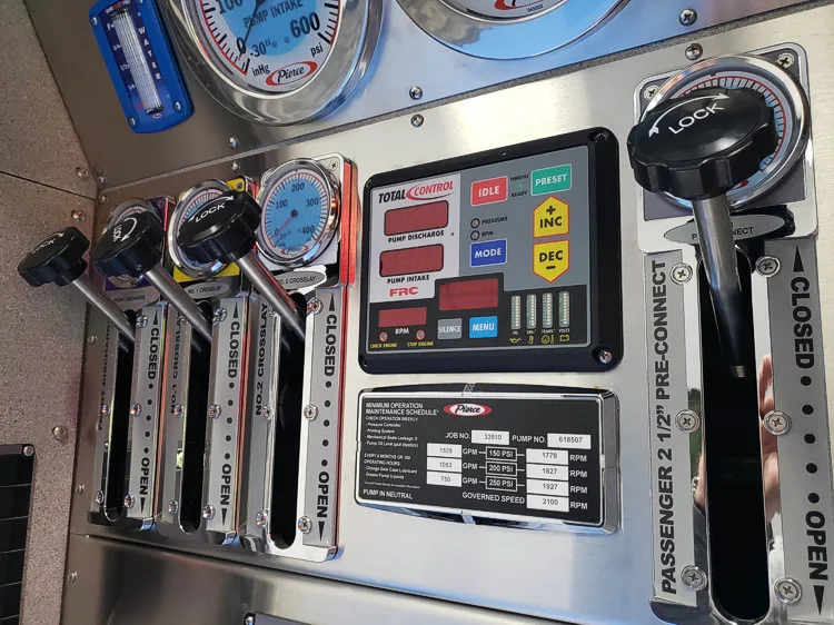 Pierce Velocity Pumper exterior view, photo 7 of 34