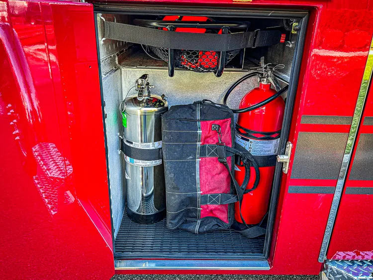 Pierce Enforcer Pumper exterior view, photo 11 of 37