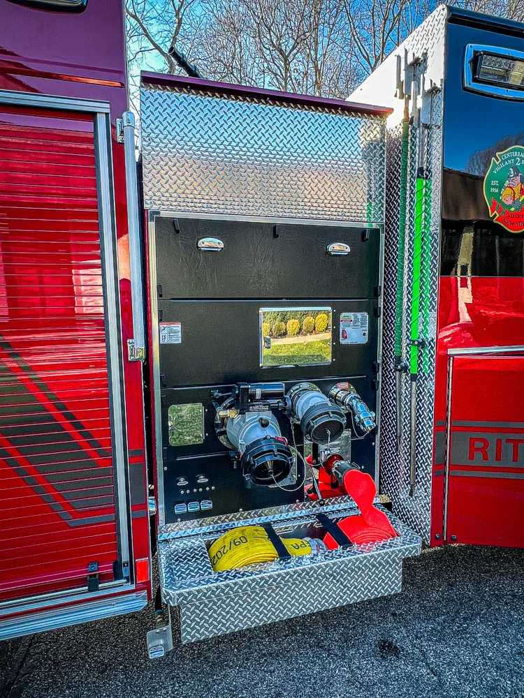 Pierce Enforcer Pumper exterior view, photo 12 of 37