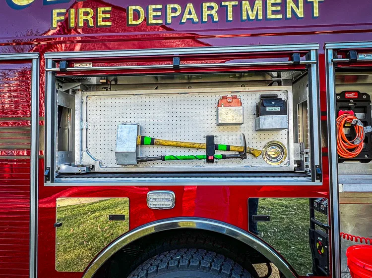 Pierce Enforcer Pumper exterior view, photo 15 of 37